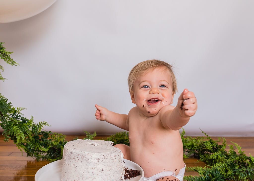one year old cake smash Minimalist